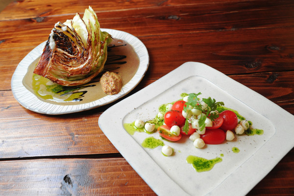 パールモッツァレラとプチトマトのカプレーゼ／キャベツのステーキ