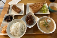 豆腐屋さんのモーニングセットに感動！朝ごはんは大事です。