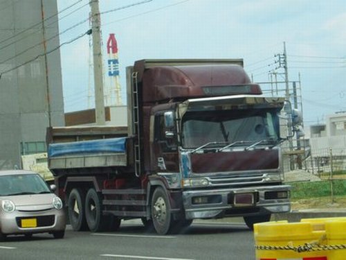 レノンの沖縄デコトラ祭り 働くトラック