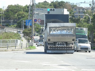 レノンの沖縄デコトラ祭り！②:１０連テール！