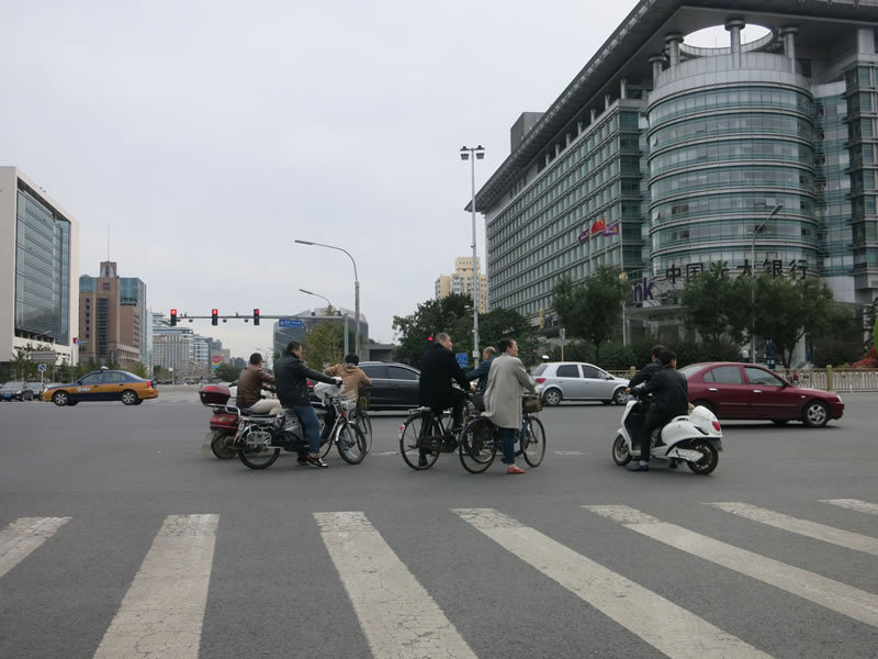 北京の鉄馬乗りを応援したい。厳しさが増す北京のバイク事情