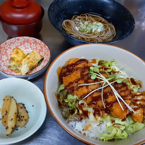 ソースかつ丼と冷やしそばセット