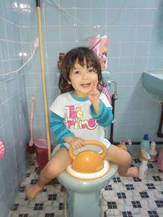 初めてトイレでウンチ出来ました 沖縄bbcom読者似顔絵写真館