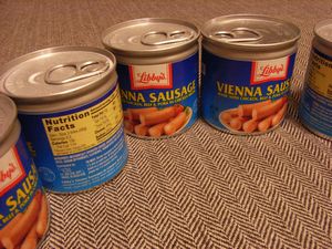 five blue canned foods,　誰か交換しませんか？
