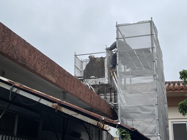【CSハウジング】名護市仲尾U様　貯水タンク架台撤去工事