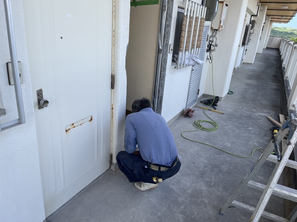 【CSハウジング】名護市 職員住宅 玄関ドア取替工事