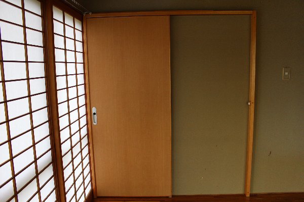 名護市宮里　Ｔ様住宅フローリング張及びクローゼット工事