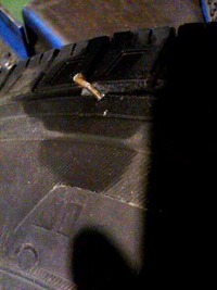 タイヤに釘が…。 2010/01/12 19:22:07