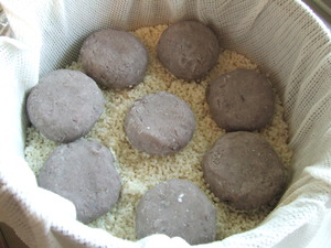 肉団子入りターム（田芋）饅頭　おこわ蒸し