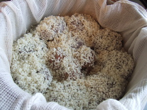 肉団子入りターム（田芋）饅頭　おこわ蒸し
