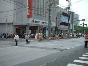 久茂地ベスト電器跡　rexaオープン