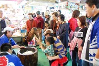 公設市場でおもちつき！