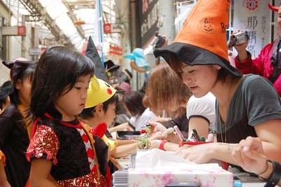 平和通りハロウィン大盛況でした♪