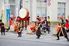NAHAマラソン08　国際通りの模様