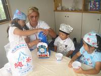 Let's make snow cones! 2011/06/25 14:25:01