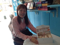 可愛いお客様からの美味しいスイーツの差し入れに感謝です☆*:.｡. o(≧▽≦)o .｡.:*☆ 2014/10/29 19:37:25