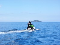 湖面のような海