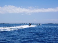 湖面のような海