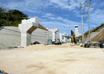 石嶺交差点モノレール工事（２０１６年２月～１８年５月）