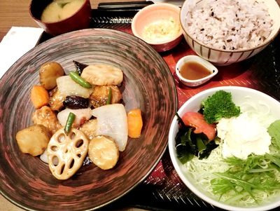 大戸屋・新グランドメニューなど（真嘉比店）