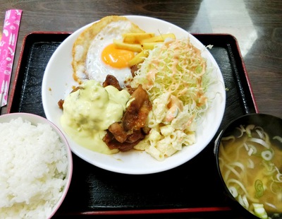 人気の食堂・だるま屋・我謝店（西原町我謝）