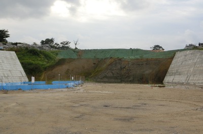 石嶺交差点モノレール工事（２０１６年２月～１８年５月）