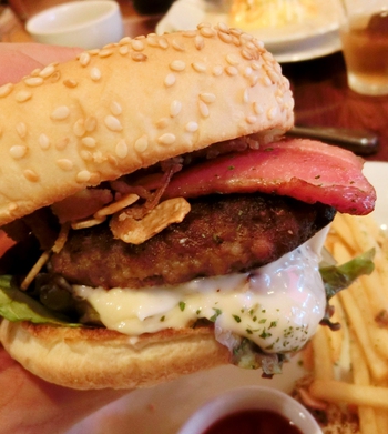 Deckers Cafe のランチタイム（那覇市おもろまち）
