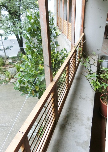 台風でこわれたラティスをルーバーに交換（腹ごなしのＤＩＹ）