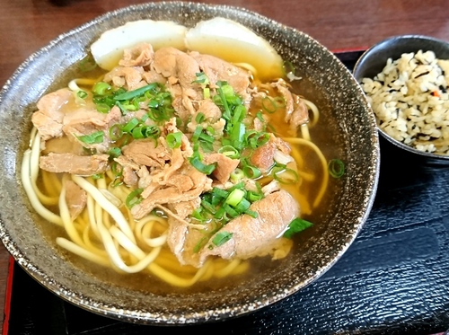 沖縄そば専門店・そば処 天妃そば