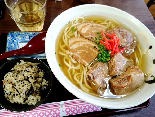 沖縄そば専門店・そば処 天妃そば