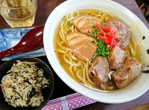 沖縄そば専門店・そば処 天妃そば