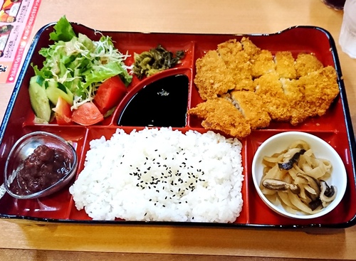 大衆食堂 下町小（那覇市壺屋・太平通り）