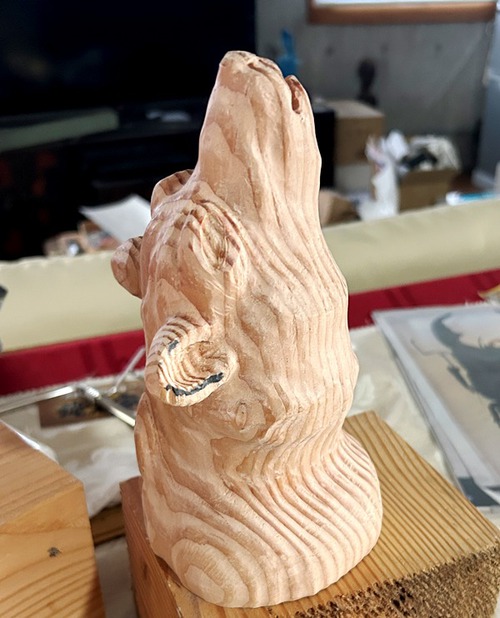 歯いさい!BLOG:木彫りの犬（二頭・腹ごなしのDIY）