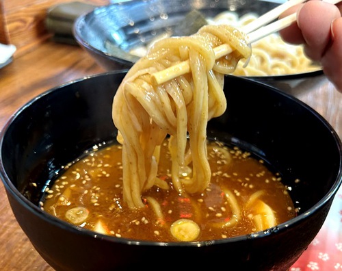 赤道ラーメンの濃厚辛エビみそラーメンなど