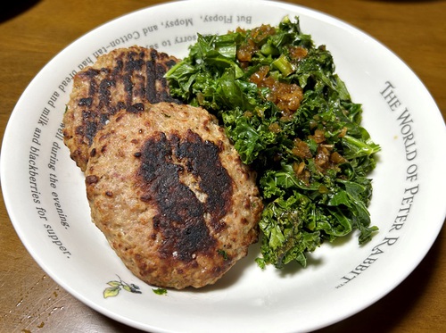 妻が作る朝ごはん　ハンバーグ