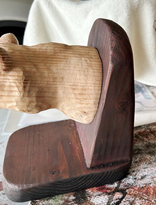 歯いさい!BLOG:木彫りの犬（二頭・腹ごなしのDIY）