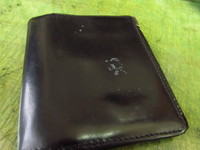 PRADAのお財布：カラー補修とカードポケット縫い直し