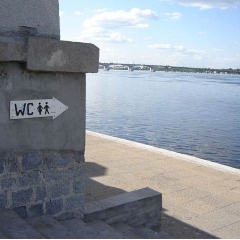 WC→