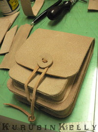 ウエストバッグ（工具入れ）を牛ヌメ床革で作る