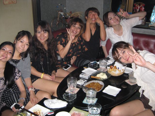 ７人の美女軍団の夜。