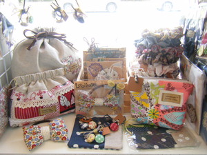 宜野湾の雑貨屋happybooさんに納品♪