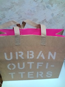 URBAN OUTFITTERS のショッパー
