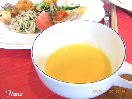 沖縄　子育て　育児　キャラ弁　Happy Obento