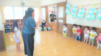 朝の様子＆英会話と園庭遊びです☆