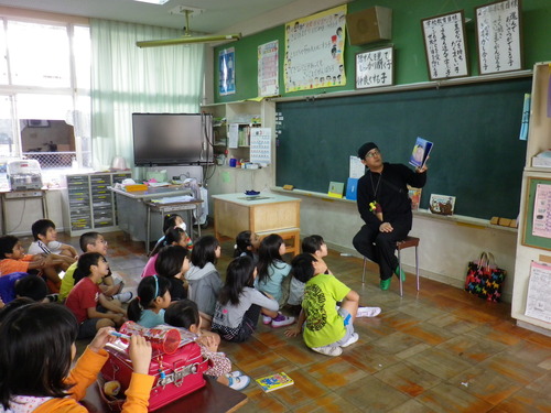 若狭小2年生、朝のよみきかせ！