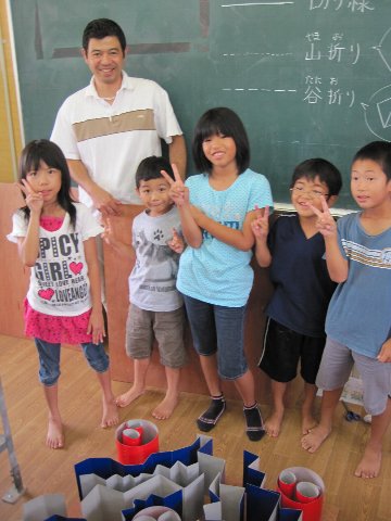 建築士の日　折り紙建築　ｉｎ　坂田小学校