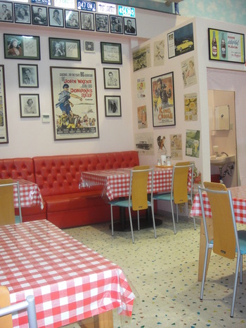 50S　CAFE　（登川）の「コザスペシャルバーガー」