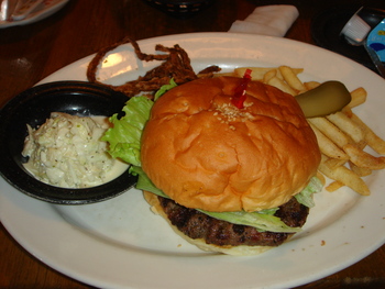 TONY ROMA’S（北谷）の「ローマバーガー」
