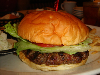 TONY ROMA’S（北谷）の「ローマバーガー」