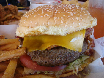 Chili’s（嘉手納基地）の「ベーコンバーガー」